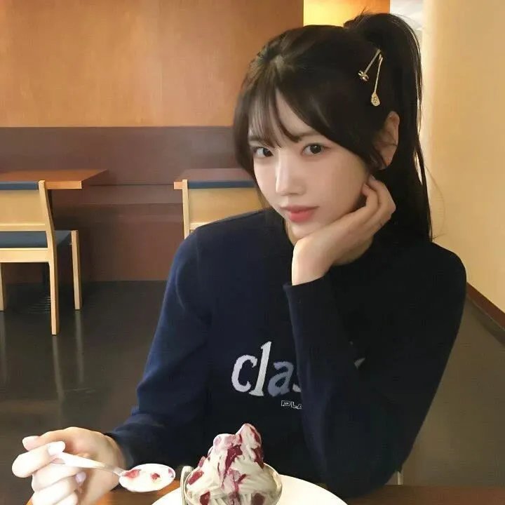 艳女新装